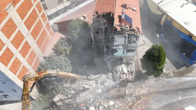 Sındırgı'da Deprem Sonrası Büyük Hareketlilik