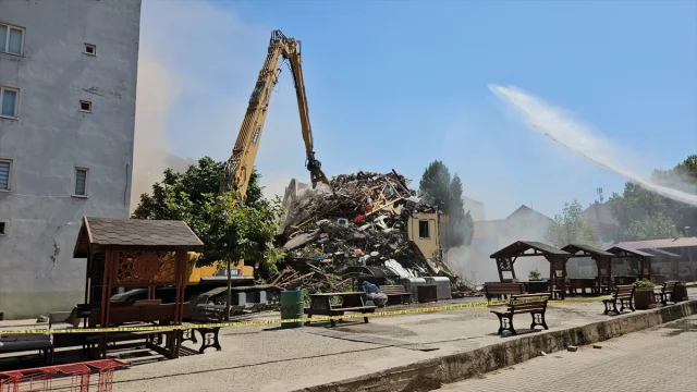 Sındırgı'da Deprem Sonrası Büyük Hareketlilik