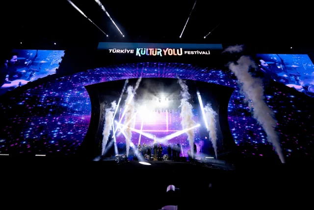 Erzurum Kültür Yolu Festivali Coşkusu: Merve Özbey ve Unutul...