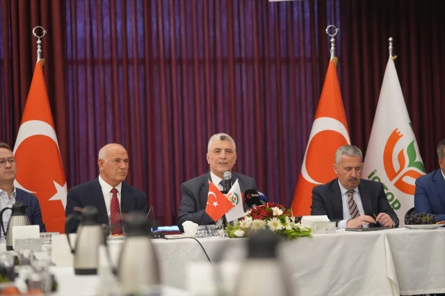 İstanbul'da Gıda Sektörünün Kalbi Atıyor Ticaret Bakanı Bolat Önemli Açıklamalar Yaptı