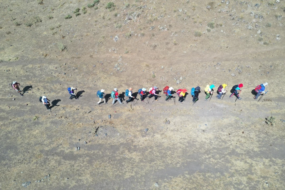 Ağrı Dağı Büyüleyici Zirvesiyle Dağcıların Gözdesi Olmaya Devam Ediyor