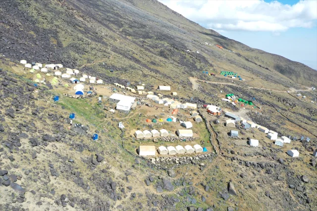 Ağrı Dağı Büyüleyici Zirvesiyle Dağcıların Gözdesi Olmaya Devam Ediyor