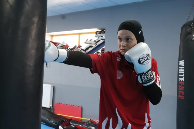 Ayşe Kaplan Ringlerde Tarih Yazmaya Hazırlanıyor