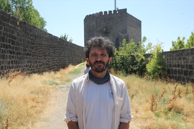 Malazgirt Kalesi'nde Gizemli Tarih Gün Yüzüne Çıkıyor