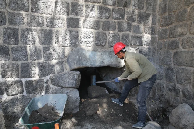 Malazgirt Kalesi'nde Gizemli Tarih Gün Yüzüne Çıkıyor