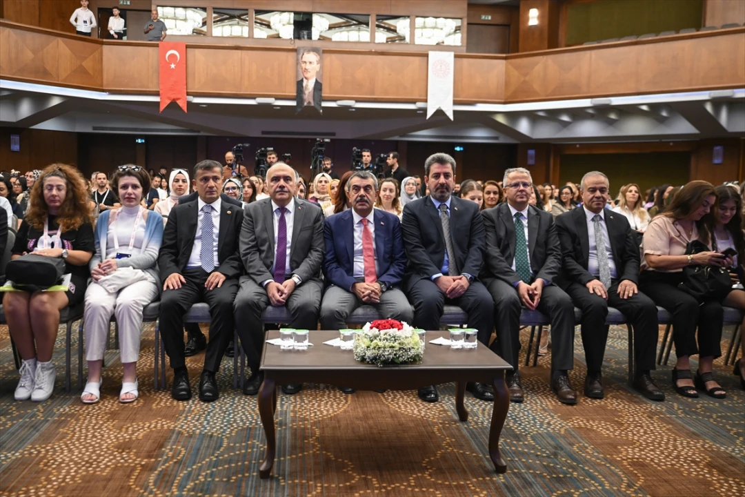 Bakan Tekin'den Eğitimde Yabancı Dil Reformu