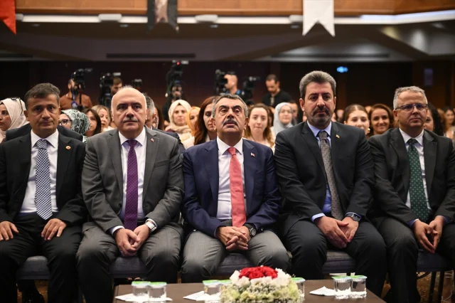 Bakan Tekin'den Eğitimde Yabancı Dil Reformu
