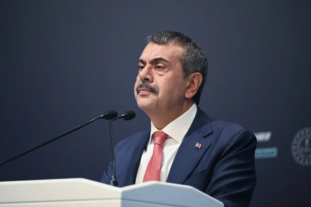Bakan Tekin'den Eğitimde Yabancı Dil Reformu