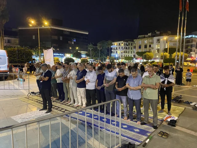Antalya'da Alanya Halkı Gazze İçin Sokaklarda
