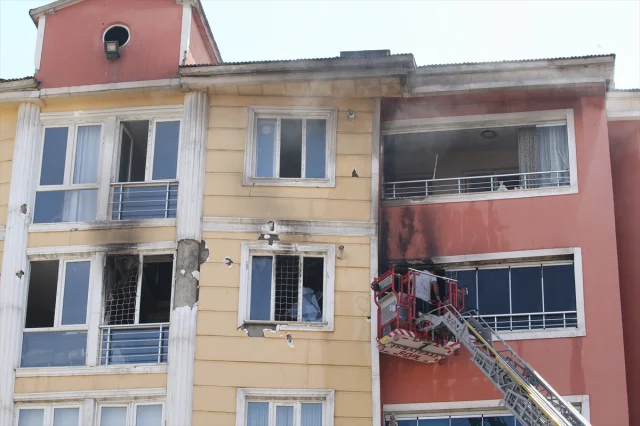 Muş'ta Yürekleri Ağızlara Getiren Yangın Kaçınılmaz Sonu Getirdi: 6 Kişi Hastaneye Kaldırıldı