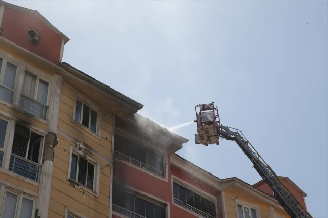 Muş'ta Yürekleri Ağızlara Getiren Yangın Kaçınılmaz Sonu Getirdi: 6 Kişi Hastaneye Kaldırıldı