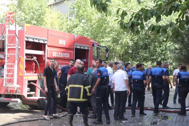 Muş'ta Yürekleri Ağızlara Getiren Yangın Kaçınılmaz Sonu Getirdi: 6 Kişi Hastaneye Kaldırıldı