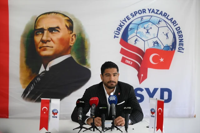 Türkiye Güreşinde Belirsiz Gelecek: Akgül'ün Düşük Beklentileri