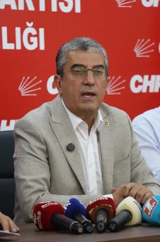 Trabzon'da CHP'nin Basın Toplantısı Gündem Yaratıyor