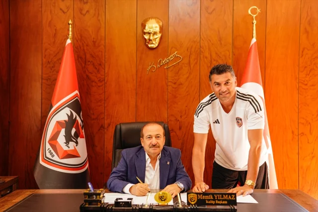 Burak Yılmaz Gaziantep FK'de! Yeni Teknik Direktör Neler Get...