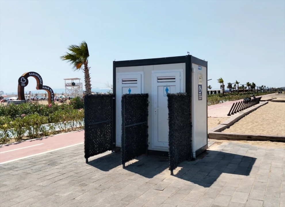 Mavi Bayraklı Plajlara Karmod'un Yenilikçi Tuvalet Kabinleri