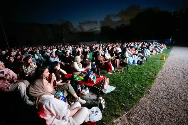 Yedikule Hisarı'nda Sinema Geceleri İzleyicileri Büyülüyor