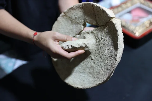 Harran'da Bulunan Tarihi Ekmek Kalıbı Sırları Ortaya Çıkardı