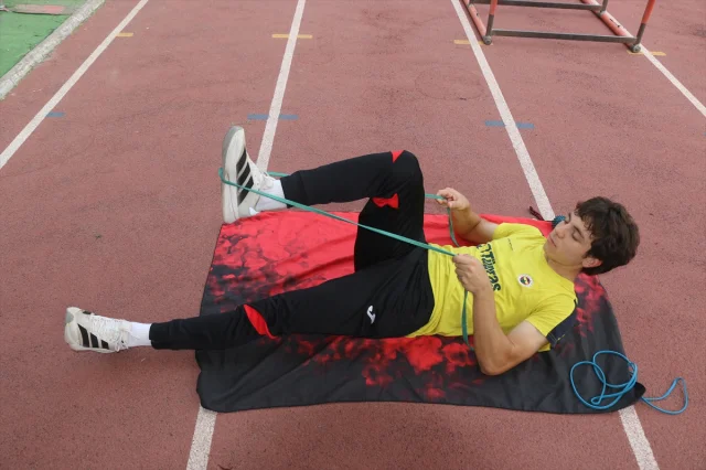 Adana'nın Genç Atleti Uluslararası Arenada Zirveye Koşuyor