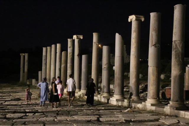 Patara'nın Gizemli Geceleri Ziyaretçileri Büyülüyor
