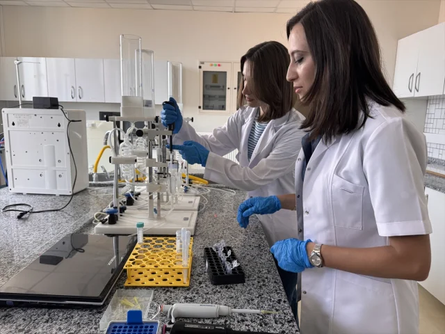 Göz Sağlığında Devrim: Dutun Mucizevi Şampuanı