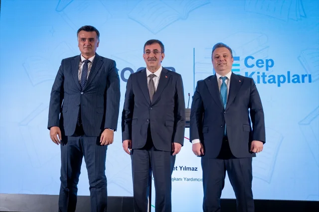 SOCAR Türkiye'den Eğitimde Dev Atılım: Cep Kitapları Projesi