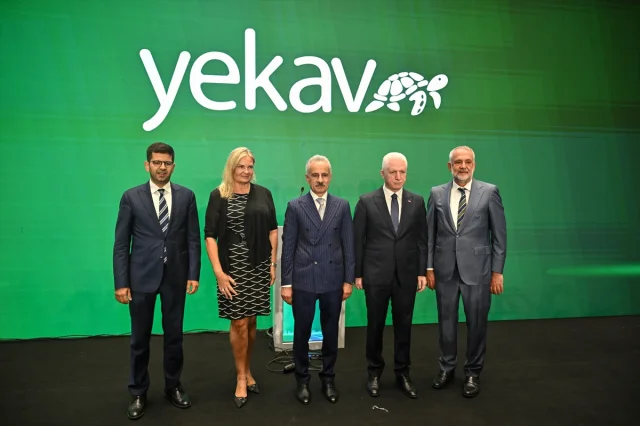 Bakan Uraloğlu Yeşil Gelecek İçin Hız Kesmeden Çalışıyor