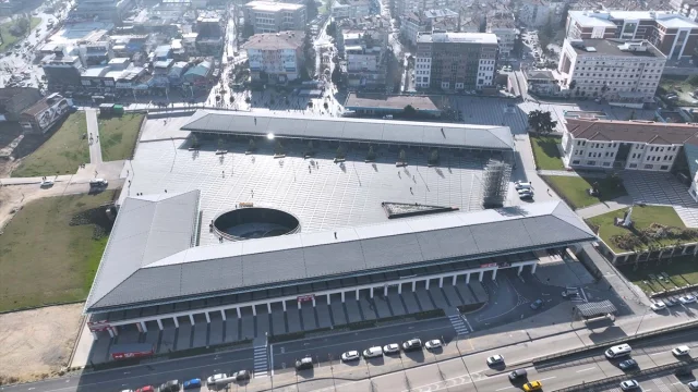 Bursa'da Yapımı Tamamlanan Dev Yer Altı Otoparkı Merak Uyandırıyor