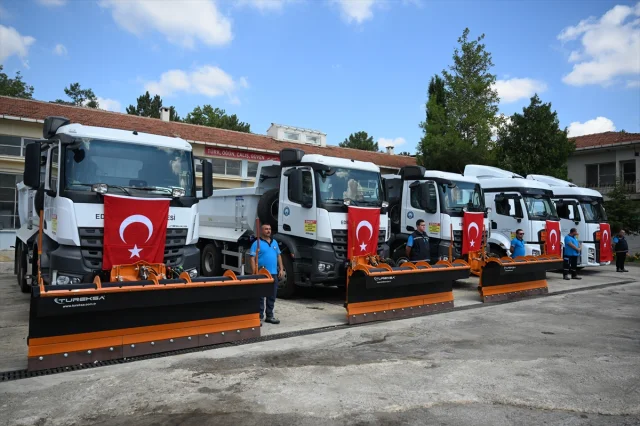 Edirne'nin Köylerine Su Tankerleri Mıknatıs Gibi Dağıtılıyor