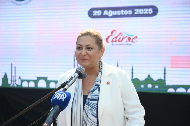 Edirne'nin Köylerine Su Tankerleri Mıknatıs Gibi Dağıtılıyor