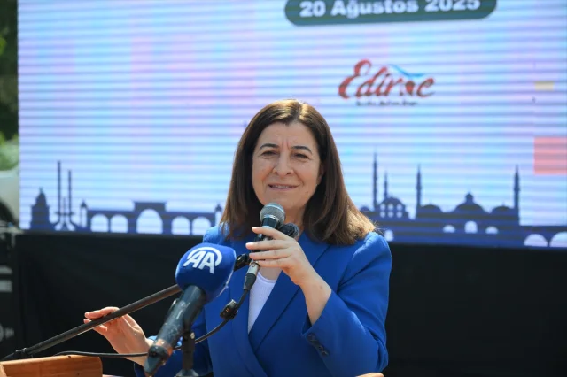 Edirne'nin Köylerine Su Tankerleri Mıknatıs Gibi Dağıtılıyor