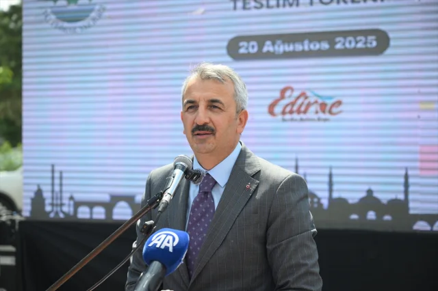 Edirne'nin Köylerine Su Tankerleri Mıknatıs Gibi Dağıtılıyor