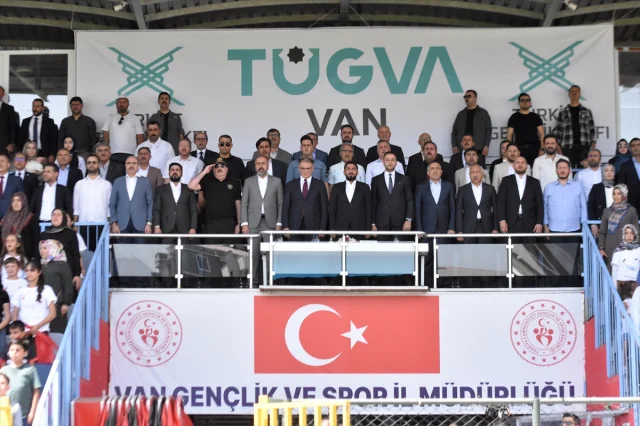 Van'daki TÜGVA Yaz Okulu Renkli Etkinliklerle Sona Erdi