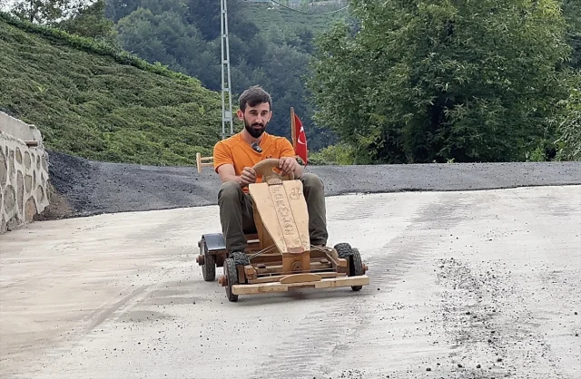 Red Bull Formulaz Tahta Arabalarla Coşuyor