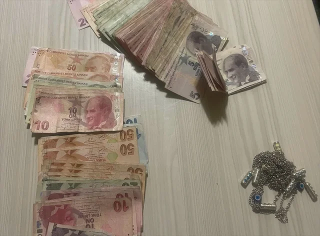 Selimiye Camisi Çevresinde Sıkı Denetim: Dilencilere ve Satıcılara Ceza Yağdı