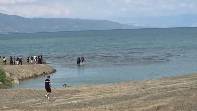 İznik Gölü'ndeki Üzücü Olay: 6 Yaşındaki Çocuğun Cansız Bedenine Ulaşıldı