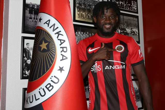 Sekou Koita'nın Gençlerbirliği Transferi Taraftarları Heyeca...