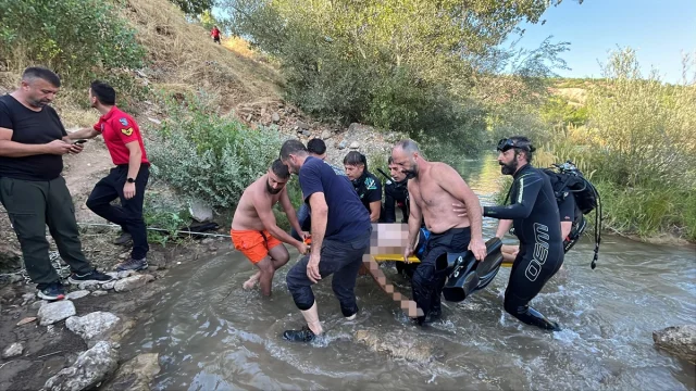 Pülümür Çayı'nın Sessiz Tehlikesi: Genç Bir Can Daha Kaybett...