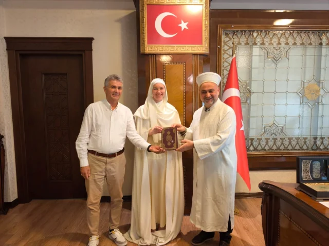 Adana'da Polonyalı Kadın İslamı Keşfetti