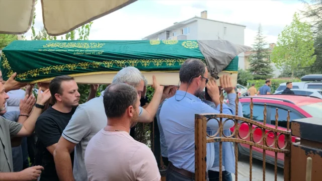 Havuzda Fenalaşan Küçük Berra'nın Acı Kayıp Hikayesi