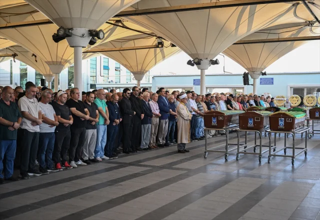 Ünlü Sanatçı Yakup Cem Ankara'da Son Yolculuğuna Uğurlandı