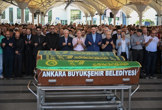 Ünlü Sanatçı Yakup Cem Ankara'da Son Yolculuğuna Uğurlandı