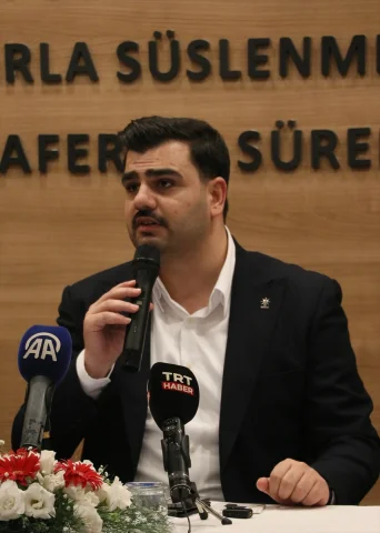 Eyyüp Kadir İnan İzmir'de CHP'yi Hedef Aldı