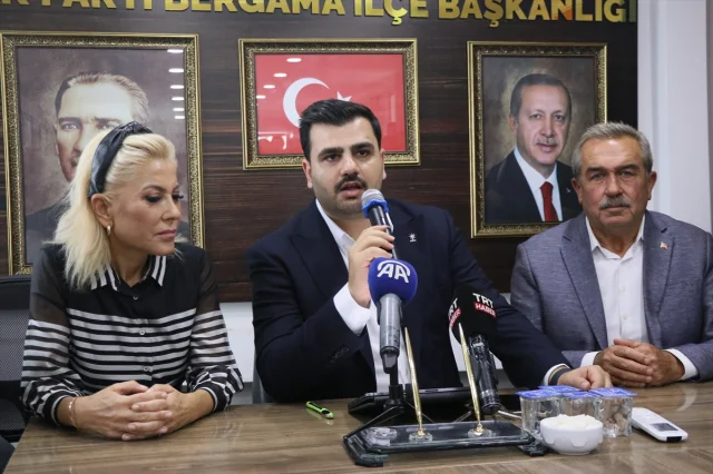 Eyyüp Kadir İnan İzmir'de CHP'yi Hedef Aldı