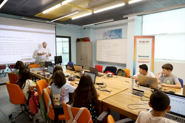 DENEYAP Atölyeleri Genç Yetenekleri Teknolojinin Zirvesine Taşıyor