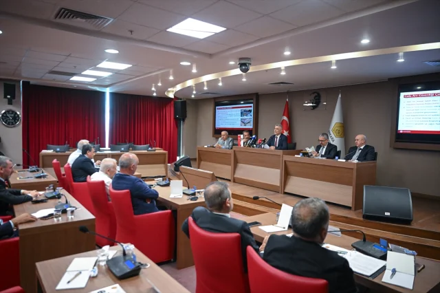 Ticaret Bakanı Bolat: Türkiye'de Lisanslı Depoculukta Hedef Yükseliyor