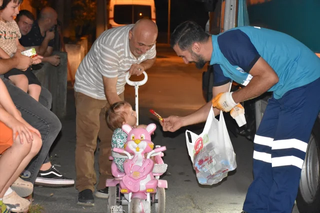 Trabzon'da Çöp Kamyonu Çocukların Kalbini Nasıl Kazandı