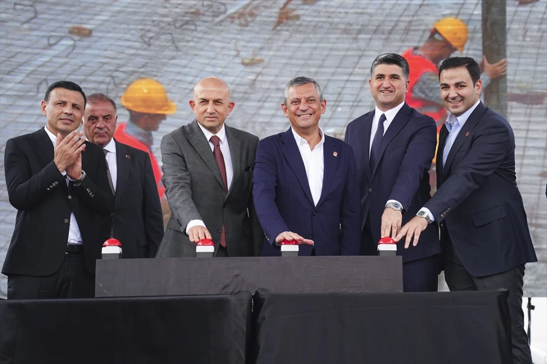 Özgür Özel'in Katıldığı Açılışlarda Geleceğe Yatırım Vurgusu