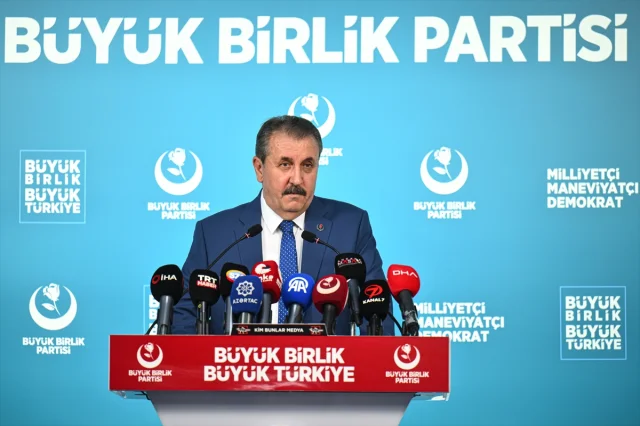 Mustafa Destici'den Hükümete Çarpıcı Çağrı
