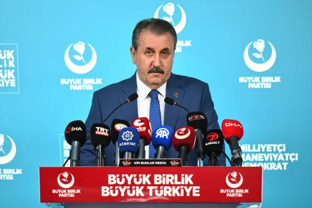 Mustafa Destici'den Hükümete Çarpıcı Çağrı